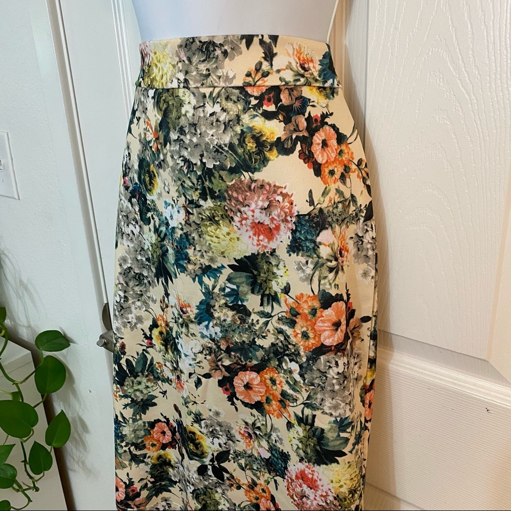 Floral pencil skirt